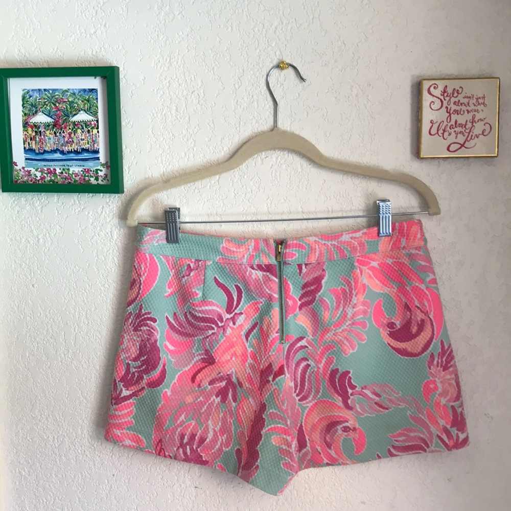 Gently used Lilly Pulitzer Alycia Short size 8 in Poolside Blue Love Birds